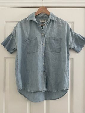 Madewell Chambray Courier Shirt in Buckley Wash, Size XS